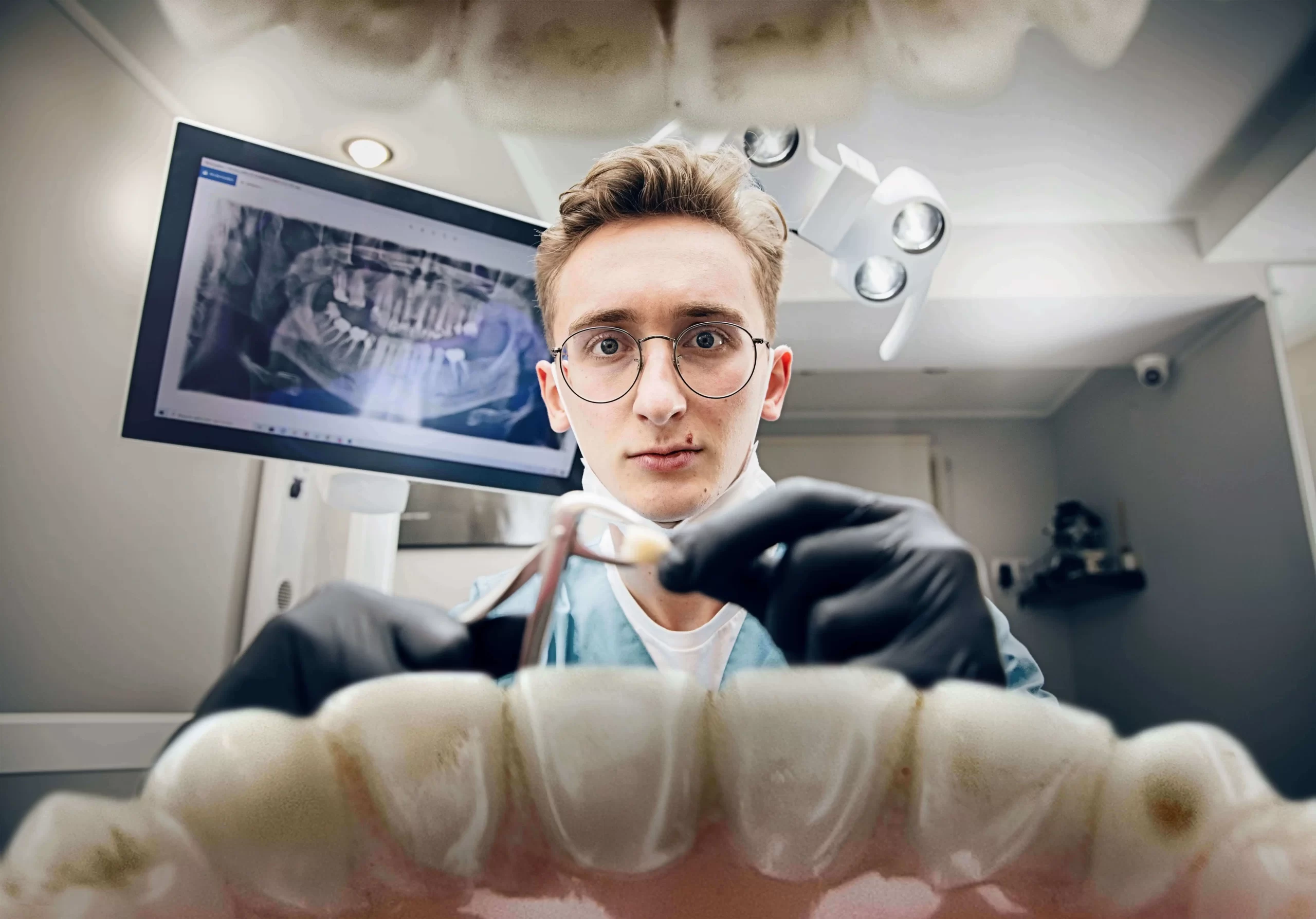 Extraction des dents de sagesse et greffe de gencive : des solutions expertes chez Halo Dentisterie à Laval.